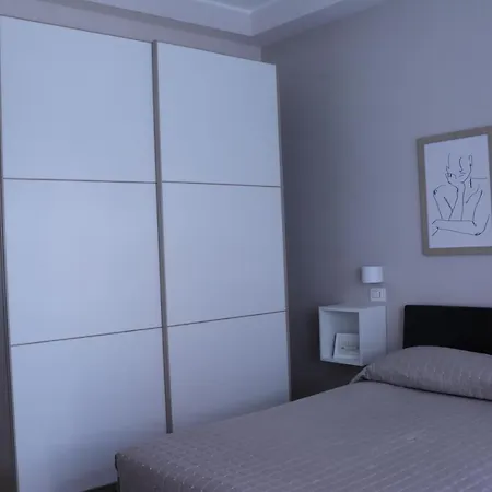 Due Passi Dal Mare *