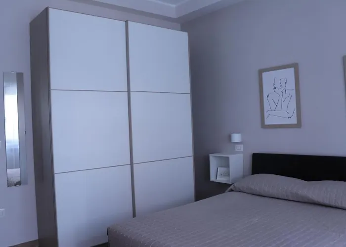 Due Passi Dal Mare *